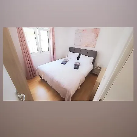 Two Bedroom Bambi * ויר
