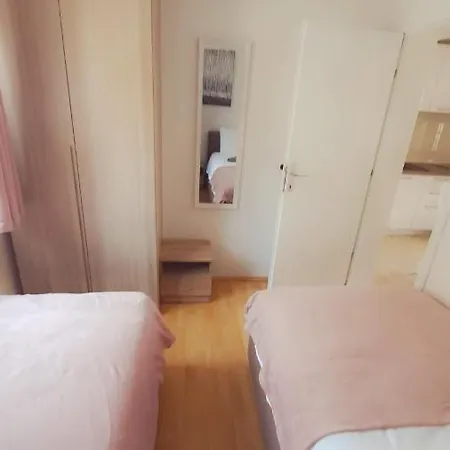 Two Bedroom Bambi Vir