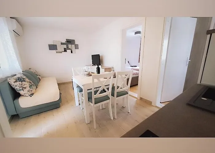 Апартаменты Two Bedroom Bambi Вир