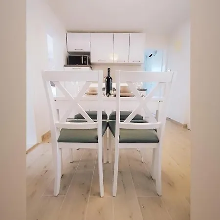 Two Bedroom Bambi * Vir