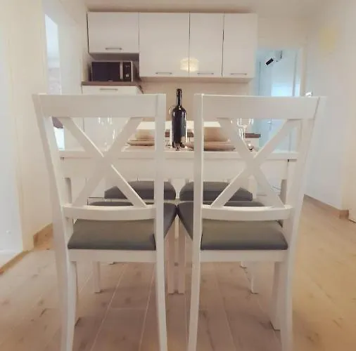 Two Bedroom Bambi Vir