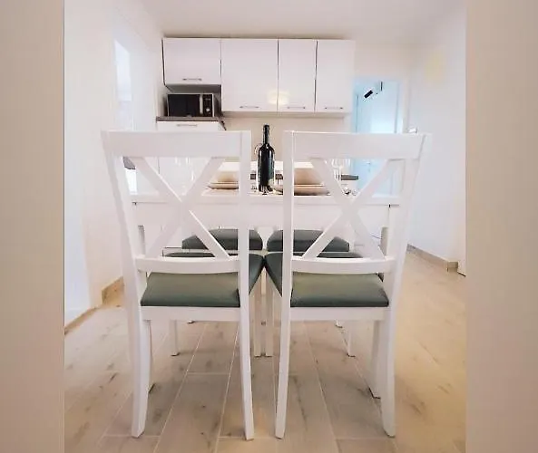 Two Bedroom Bambi * Vir